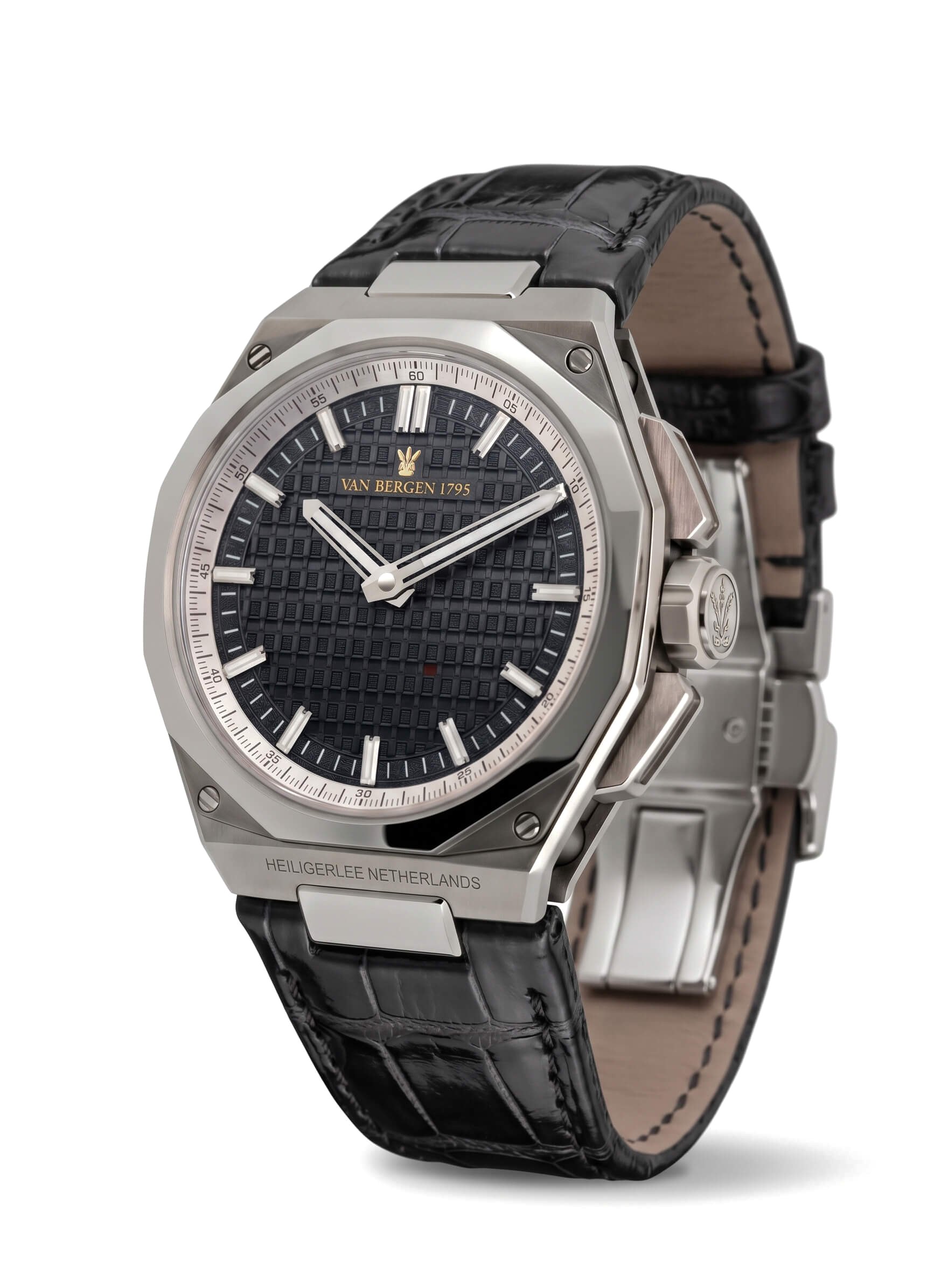 Heero Forge Black, closer