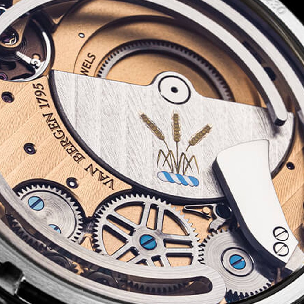 Calibre VBA01 seen through the sapphire case back